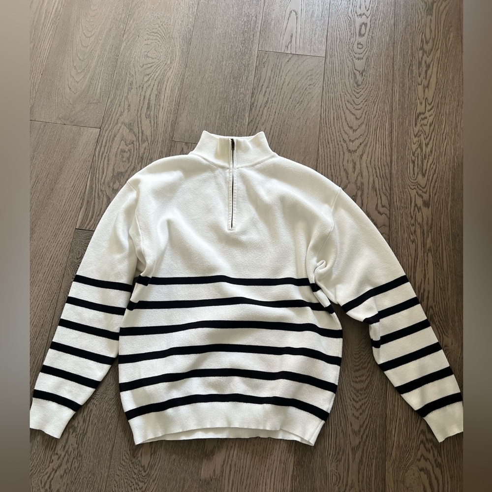 Pre- owned in great condition Striped Classic Half Zip EllaandEmm S/M